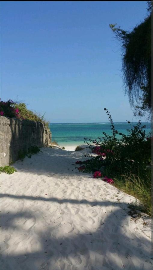 Beach Front Studio Apartment Nyali Beach 외부 사진